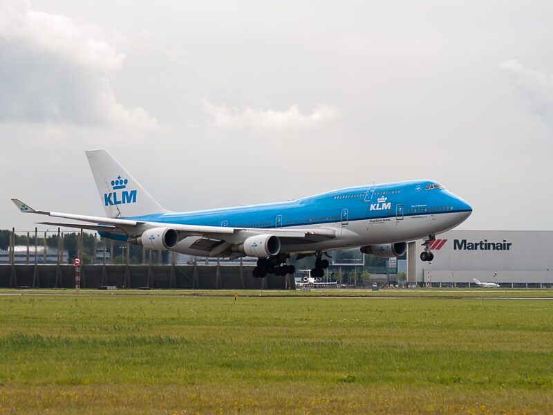 KLM Flight Issues: Seat Confusion and Missing Vegan Meal Solved